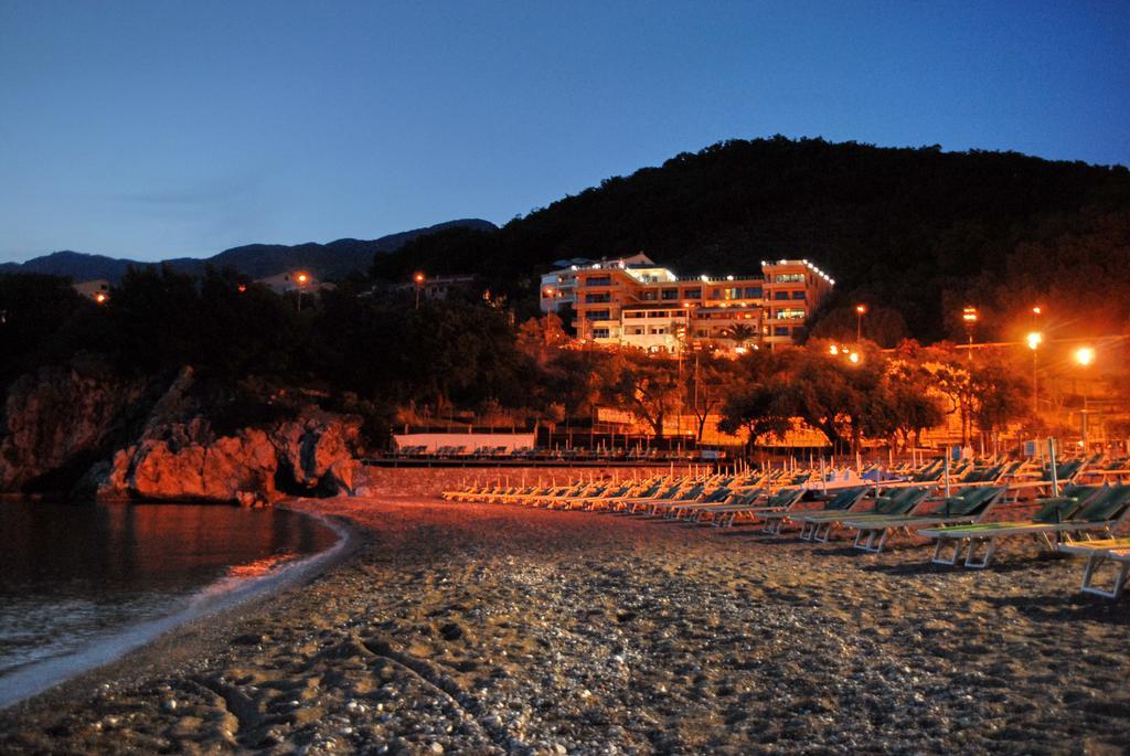 Apartments Rino Lux Sveti Stefan Esterno foto